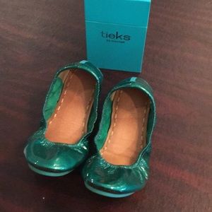 Tieks 7